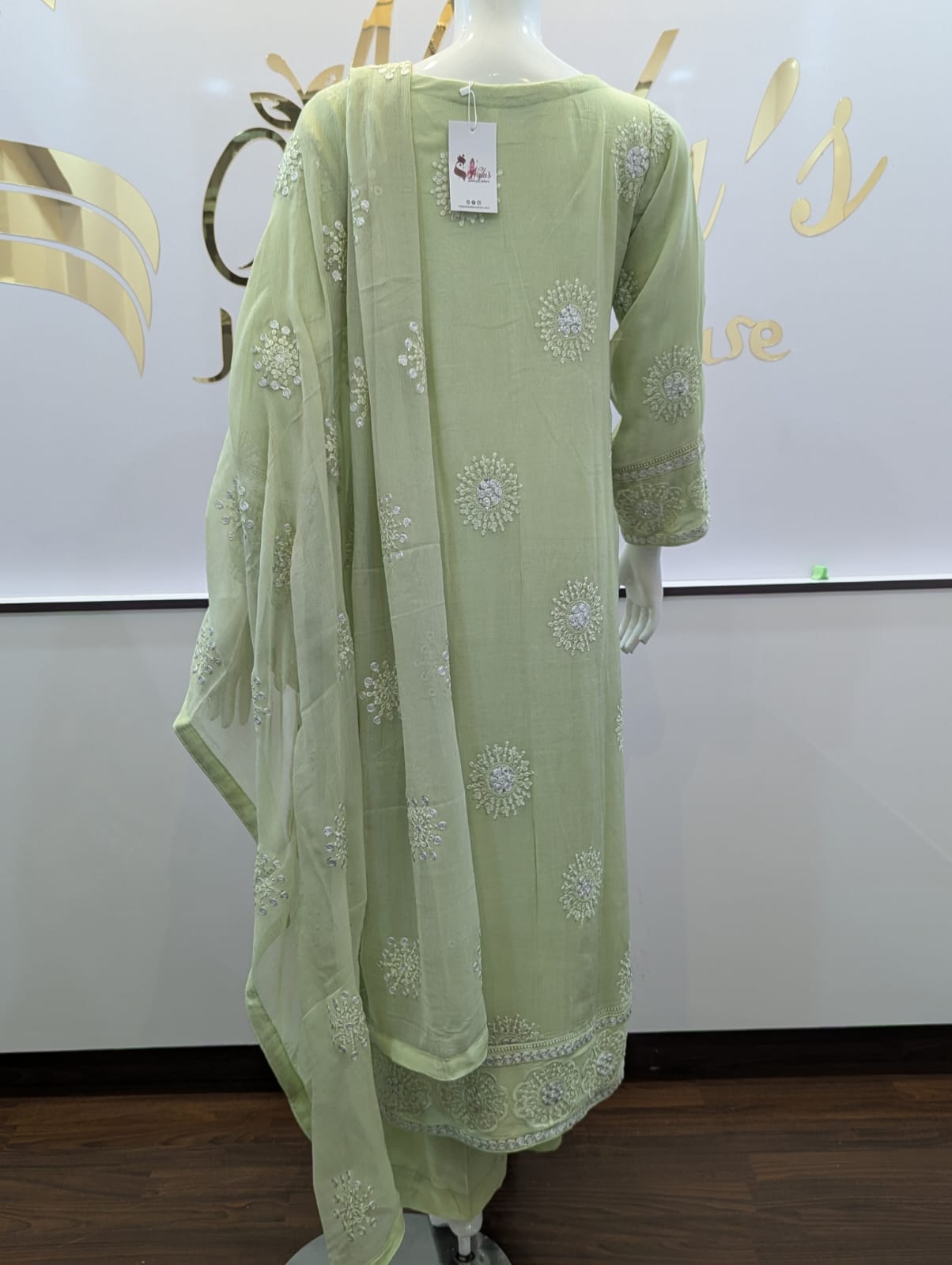 Nayab Resham-3-Piece (SF-011) - Image 4